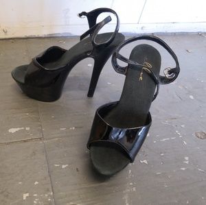 Ellie black platform heels